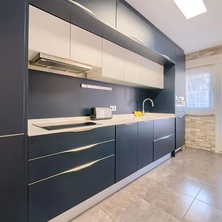 Bilbo Rock I By Next Stop ホームステイ *